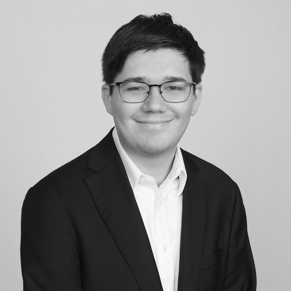 United Staff BW Web Jonathan Amthor