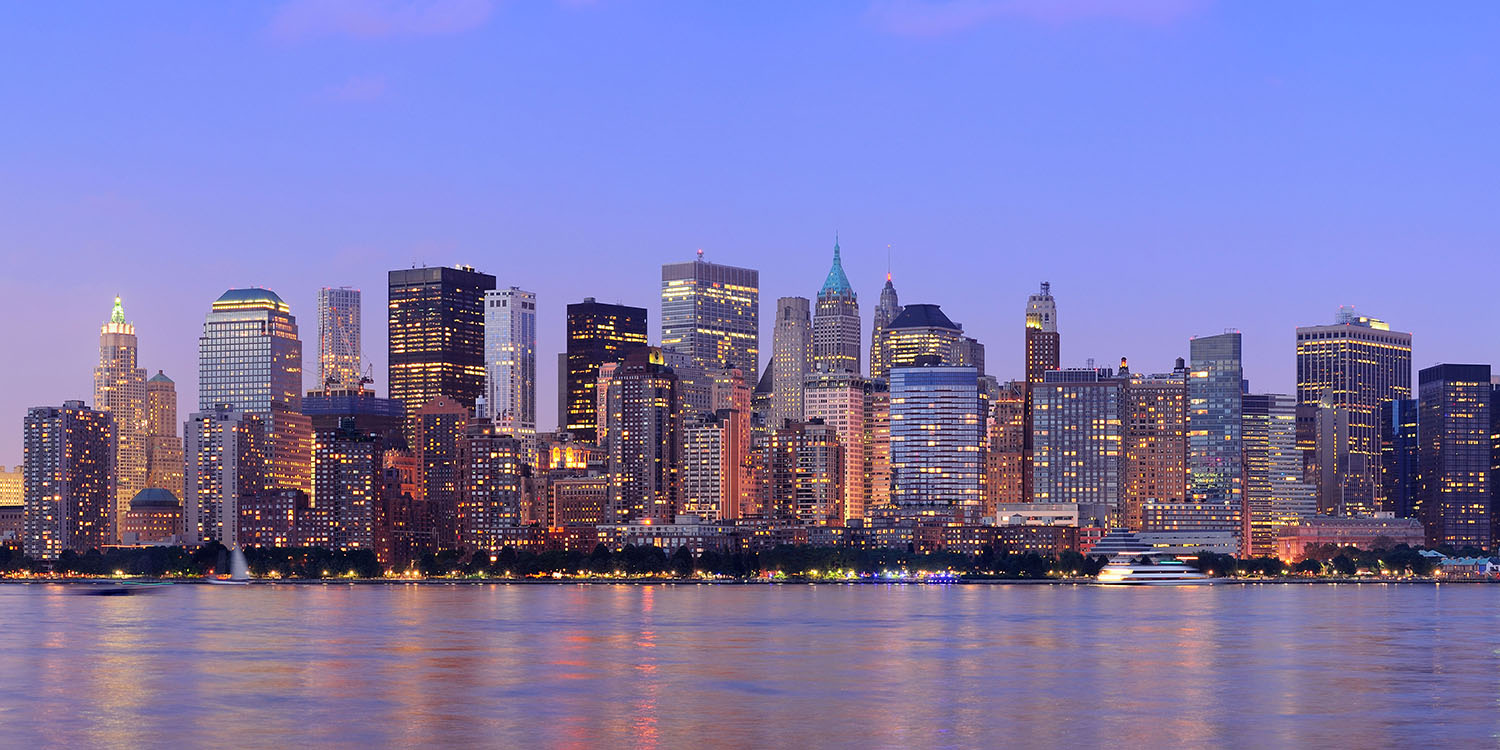 New,York,City,Manhattan,Downtown,Skyline,At,Dusk,With,Skyscrapers